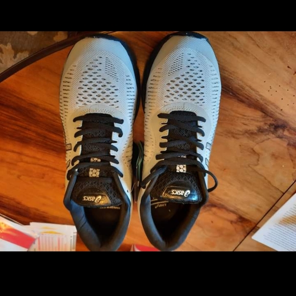 Asics brand new with tags - Picture 6 of 7